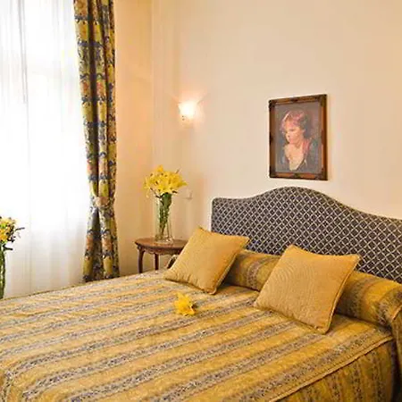 Tyl Hotel