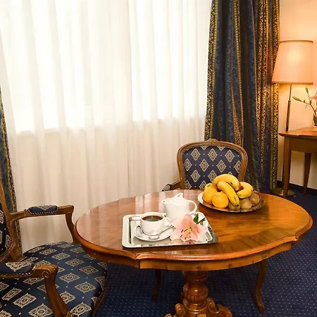 Tyl Hotel