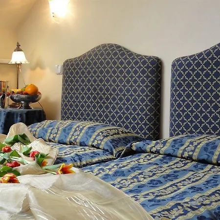 Tyl Hotel